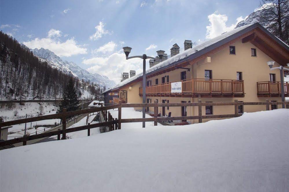 Appartamenti Residenza Anderbatt เกรสโซเนย์-ลา-ตรีนีเต ภายนอก รูปภาพ